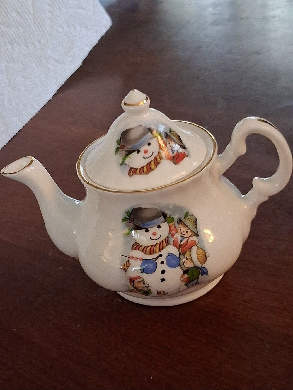 Miniature Teapot By Leonardo Canziani England Bone China Christmas Scenes